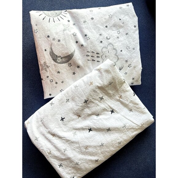POTTERY BARN KIDS Crib Cot Fitted Sheet Lot/2 100% Organic Cotton Stars Sun Gray - Picture 1 of 16
